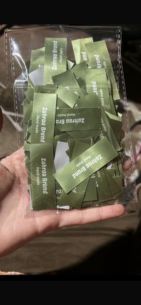 Les étiquettes de vêtements imprimées